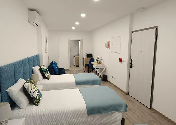 Garden House - Quarto Familiar Com Wc Privativo Гостевой дом Фундан