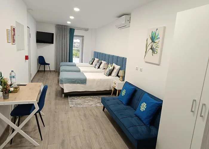 Garden House - Quarto Familiar Com Wc Privativo Гостевой дом Фундан