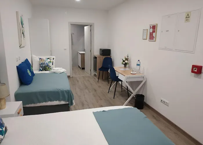 Garden House - Quarto Familiar Com Wc Privativo Гостевой дом